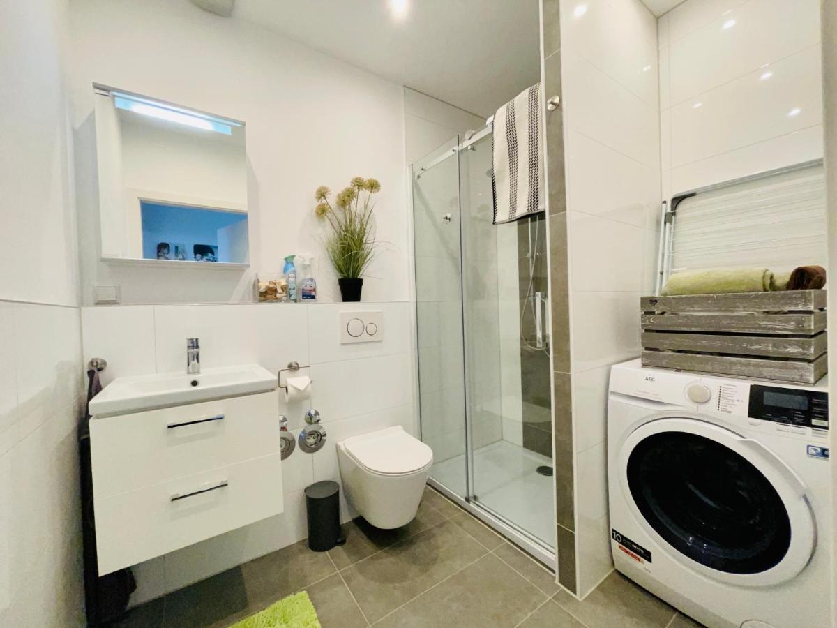 2 Room Galerie Einliegerwohnung In Rheinstetten, Messe Naehe, Rollstuhlfahrer Geeignet Luaran gambar